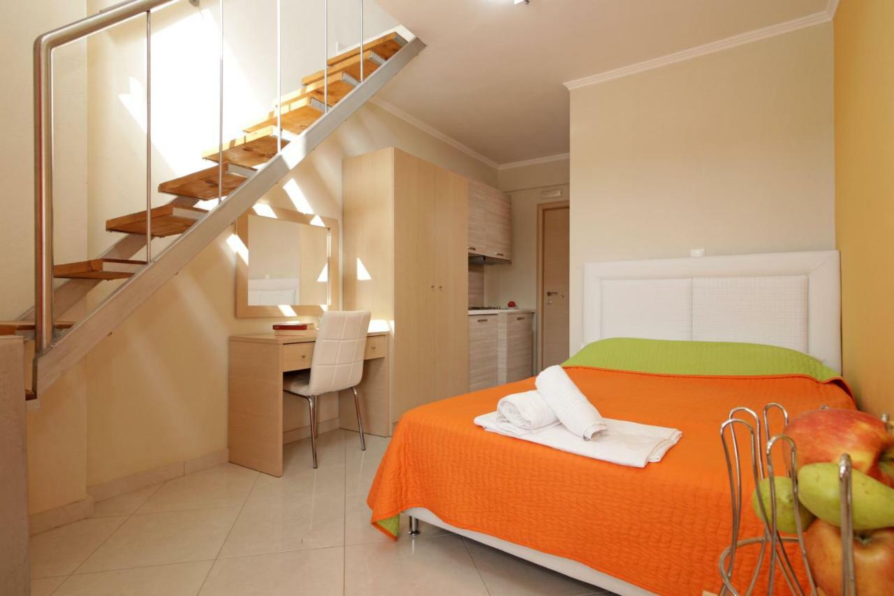 Mavridis Rooms Nikiti  Exteriör bild